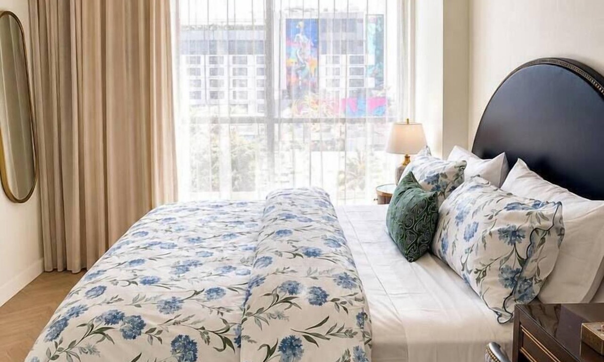 Wynwood Art District Condo | 1 BR King Suite | Balcony | Sleeps 4 | Kitchen