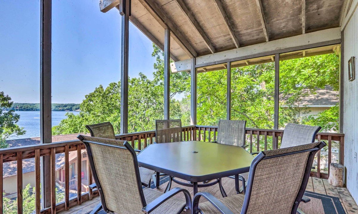 Osage Beach Cabin | 1 Mi to Margaritaville! Cabin w/Resort Perks