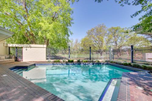 Norman House | 1 Mi to OU! Group Getaway w/Game Room, Pool