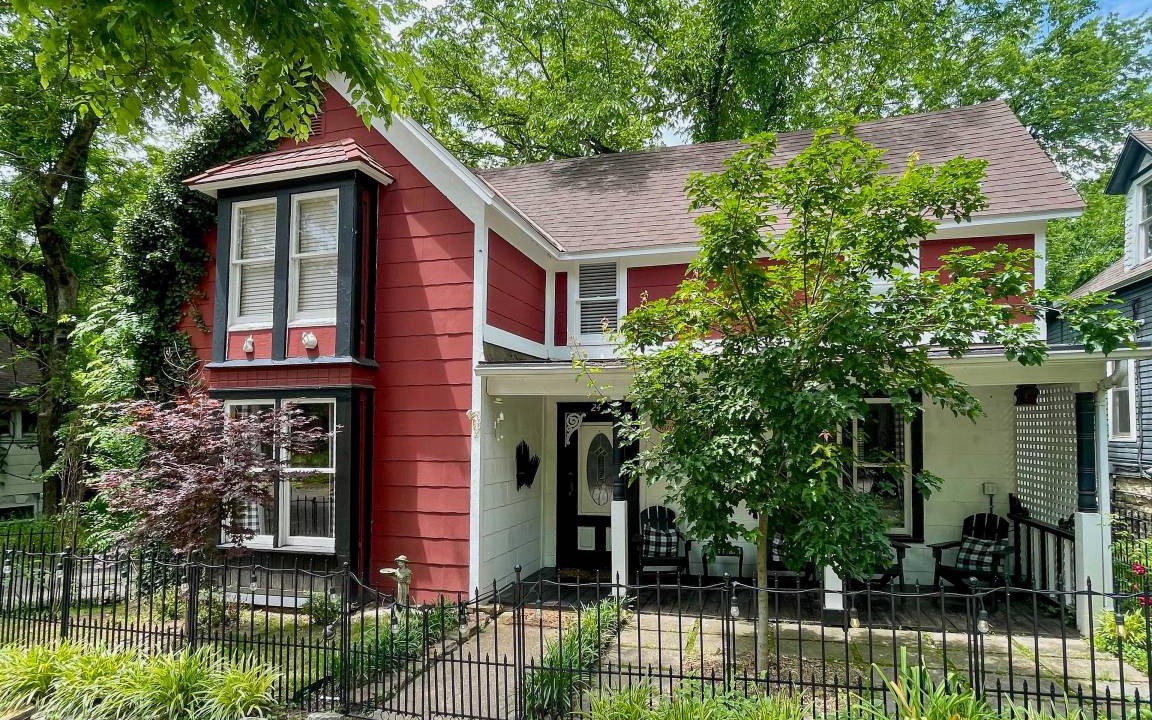 Eureka Springs Historic District Cottage | 130 m² Cabin ∙ 3 bedrooms ∙ 6 guests