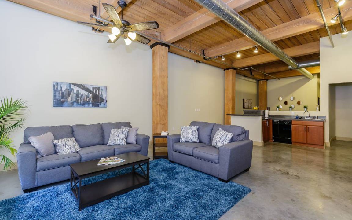 Downtown West Condo | 139 m² Condo ∙ 2 bedrooms ∙ 6 guests
