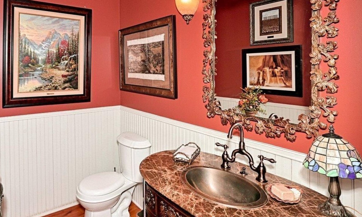 Iuka House | 1859 Victorian Home w/modern amenities, across street from park