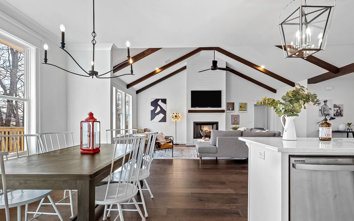 Bentonville House | 192 m² House ∙ 4 bedrooms ∙ 12 guests