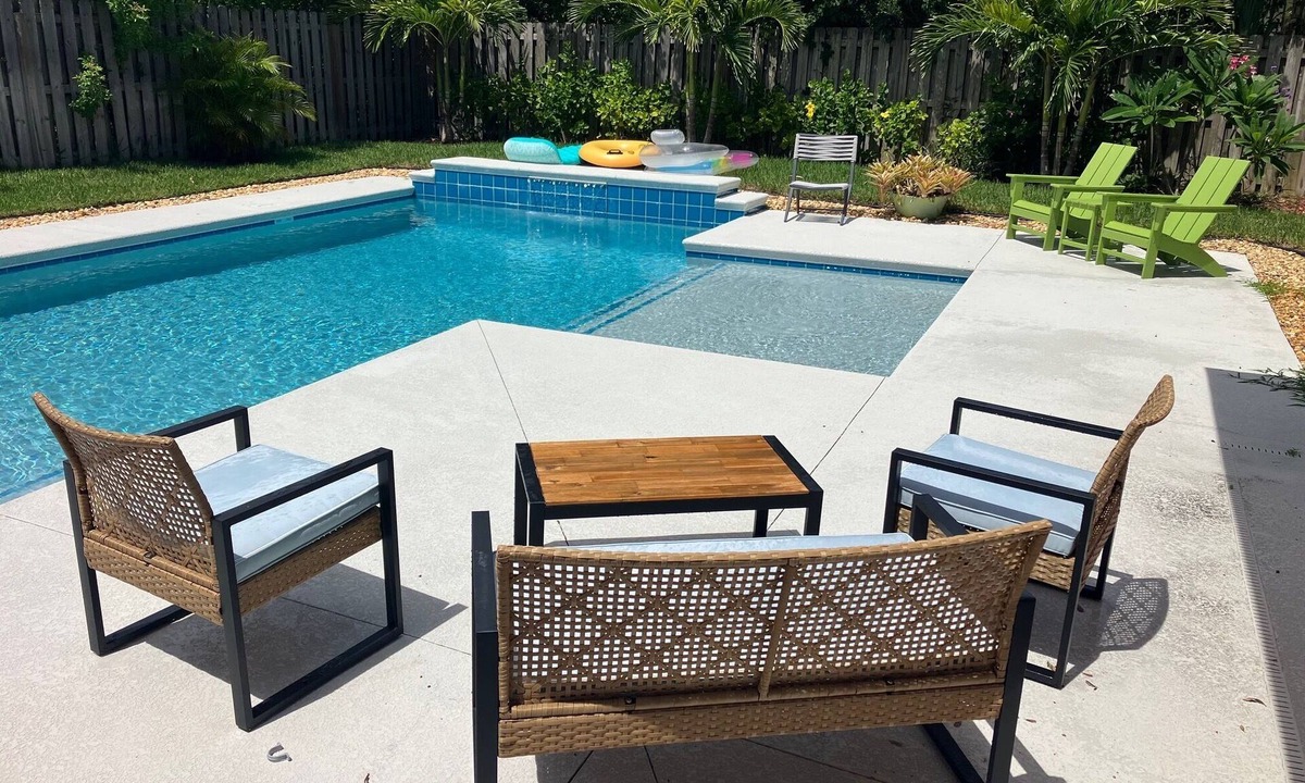 Cape Caneveral Beach Gardens Cottage | 2-bedroom cottage with a pool in the best part of Cape Canaveral