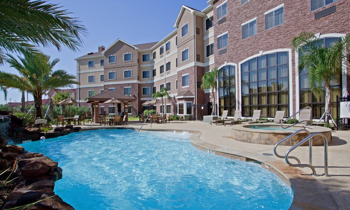 Webster Hotel | 2 Bedrooms | Free Breakfast + Outdoor Pool