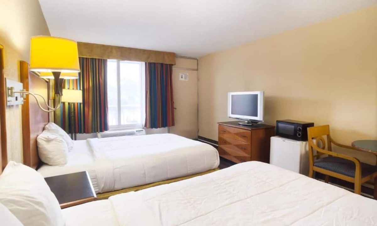Harriman Apartment | 2 Queen Bed | Non smoking