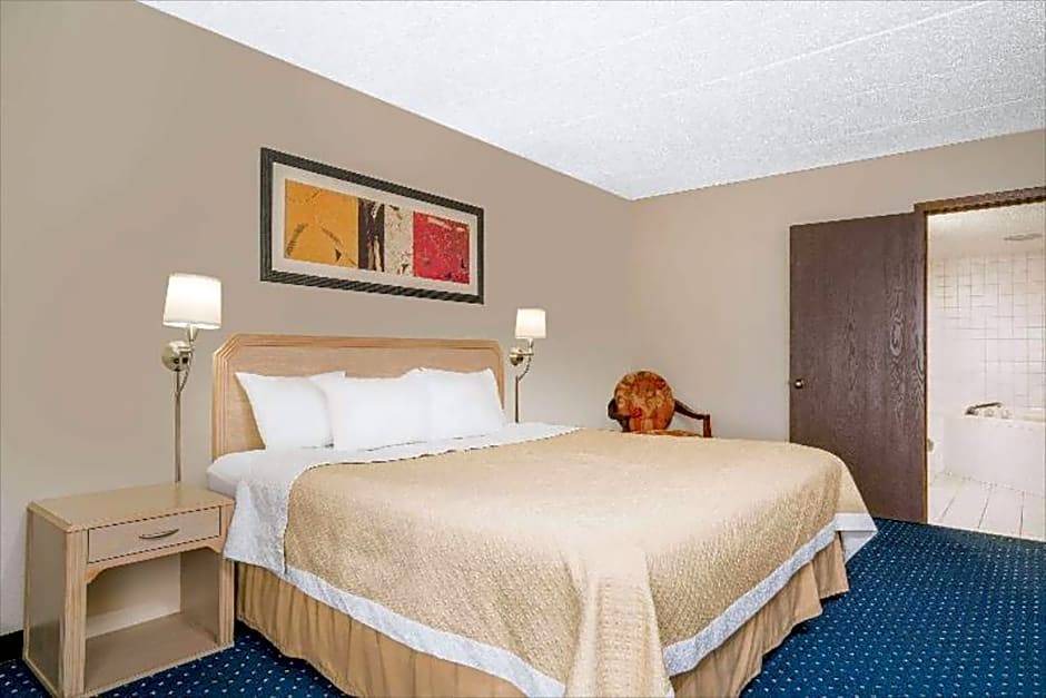 La Crosse Hotel | 2-Star Hotel ∙ Norwood Inn & Suites LaCrosse