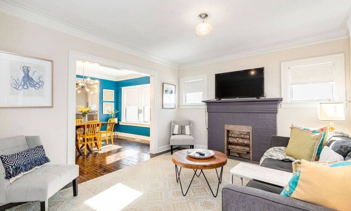 Kansas City Apartment | 2BR | 2 Private Baths | Extended Stays