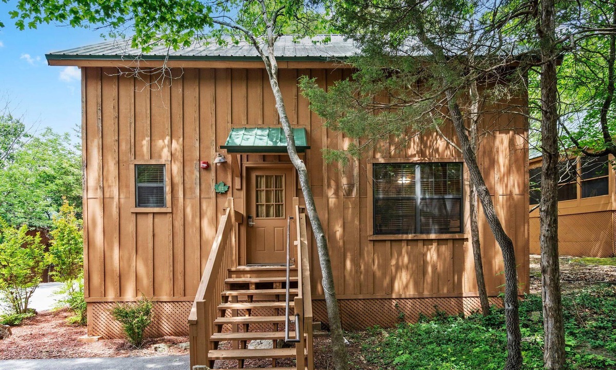 Branson Cabin | 2BR Cabin Getaway | Dogs Welcome, Near Strip & SDC