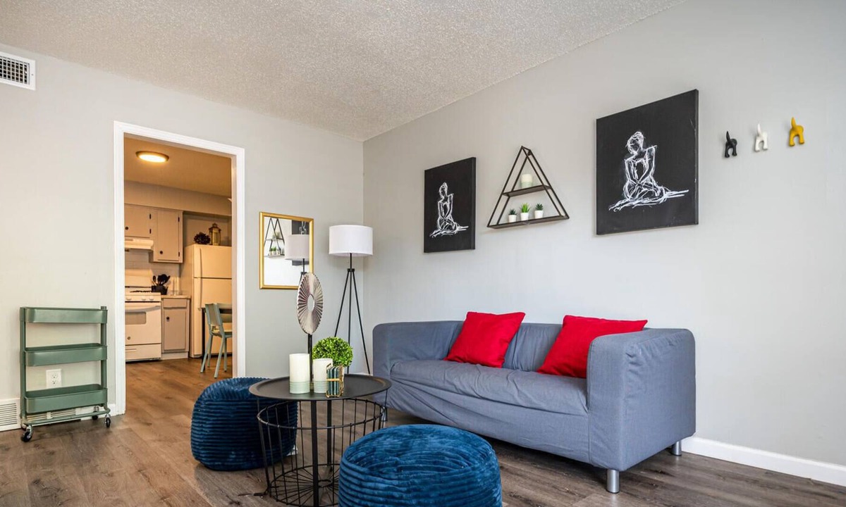 University District Apartment | 2BR Near University of Memphis Family Friendly