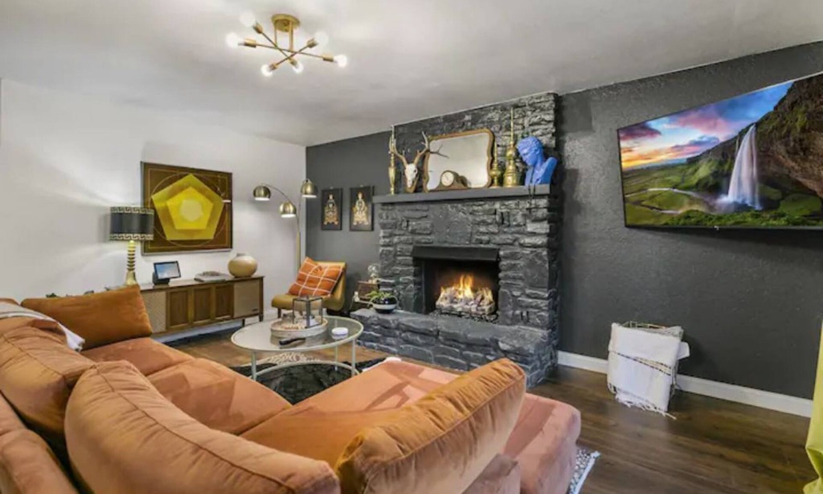 Bella Vista House | 3/2 home on bike trails with access to waterfall