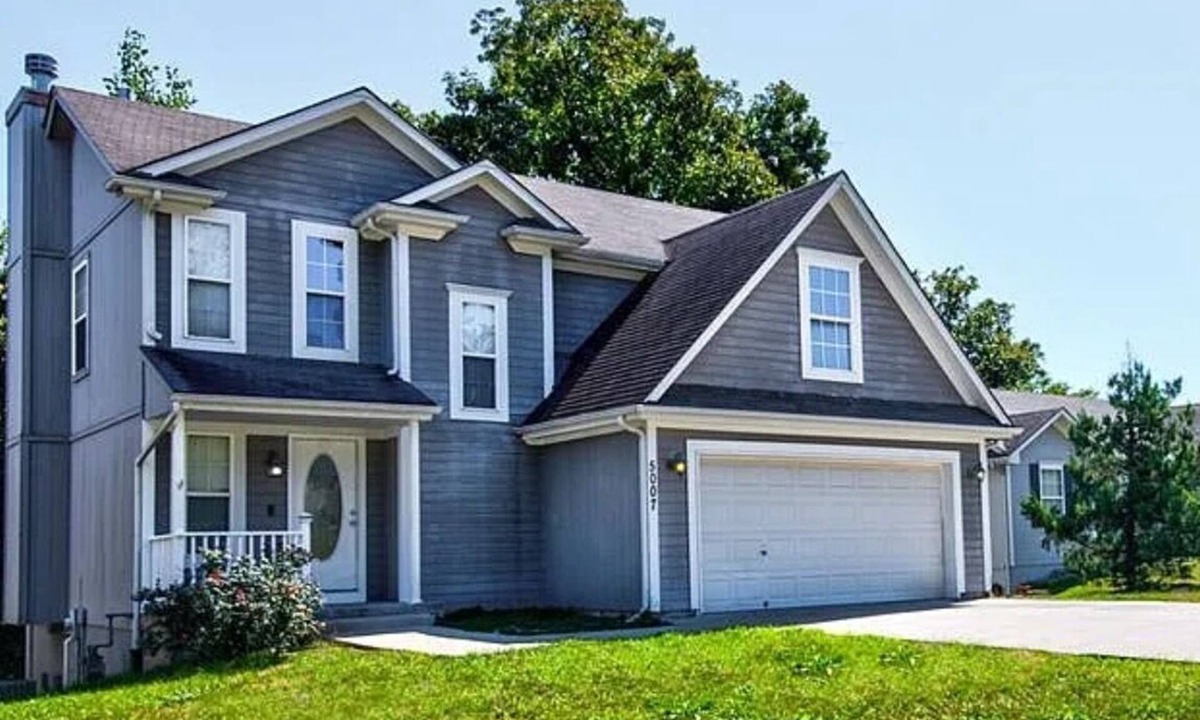 Kansas City House | 3-bedroom house in beautiful Kansas City with AC and fitness room