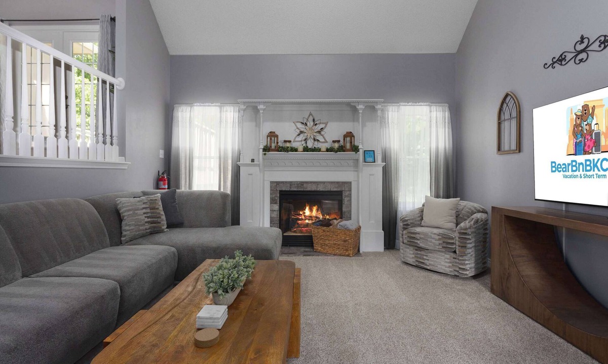 Blue Springs House | 3 King Suites Game Room & Near Arrowhead Stadium