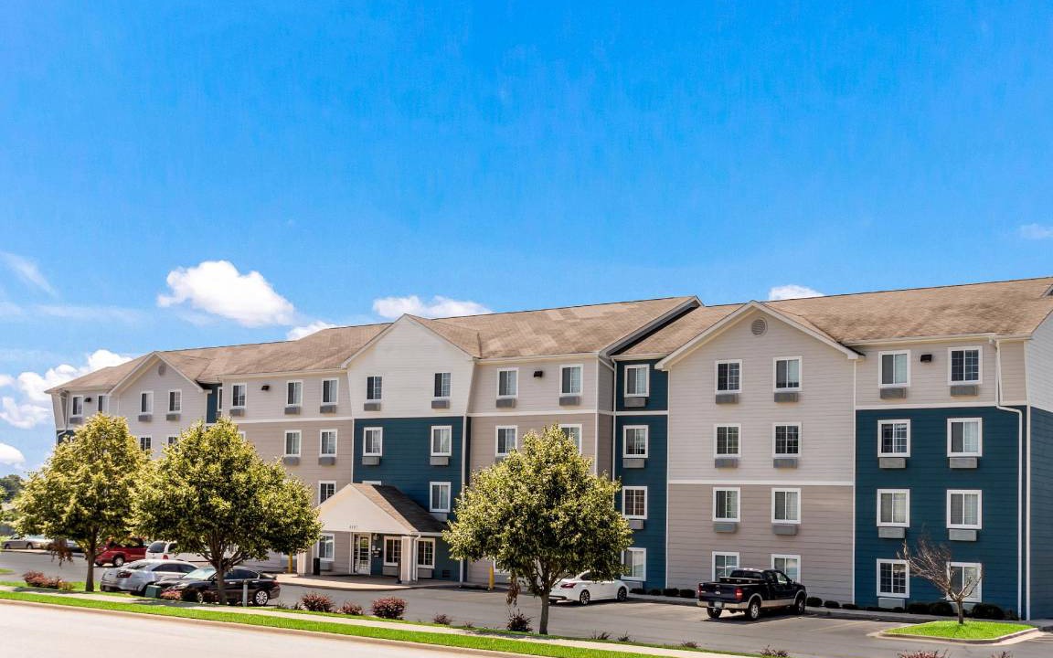 Bentonville - Fayetteville Hotel | 300 m² Hotel ∙ 127 guests