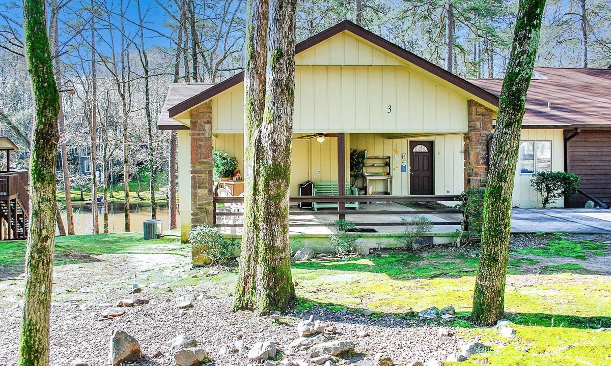Hot Springs Village House | 3LacaLn | Lake Segovia Townhome | Sleeps 4
