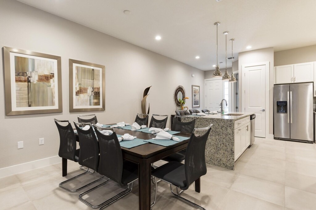 West Kissimmee Villa | ♡ 4 BR 4 BA Villa | 5min→Disney | BBQ & Hot Tub ♡