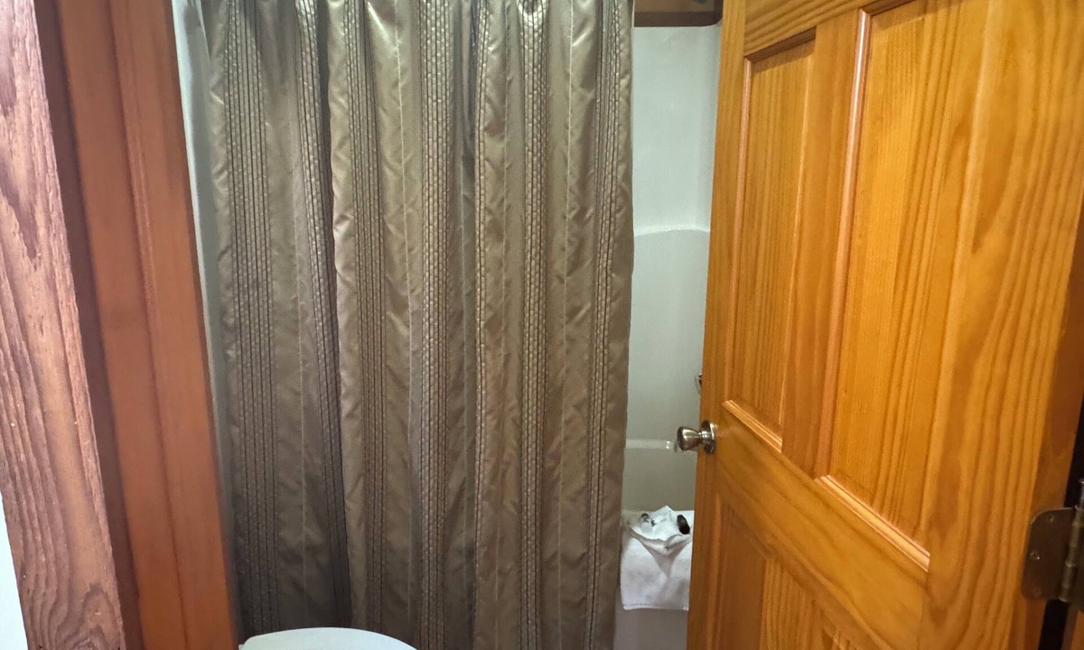 Afton Cabin | 4 Moose Lodge ROMANTIC Log Cabin in the woods. Hot Tub & Wood Burning Fire Place