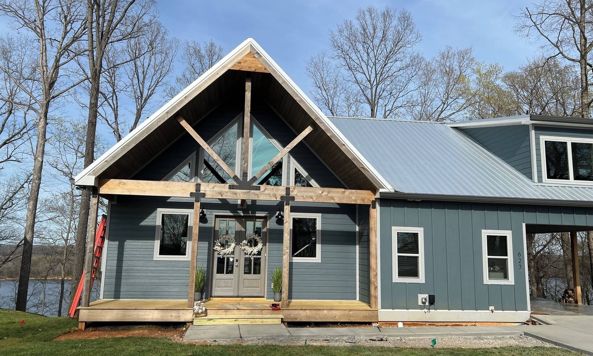 Scottsville House | 5-Bedroom Lakeview Property - Time to Relax
