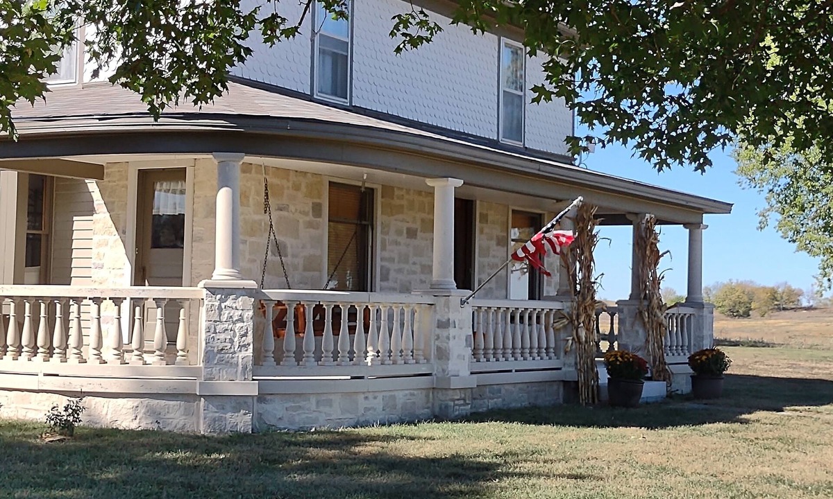 Pauline House | 5 Star Style and Review, Historical Sears Catalog home with LOTS of room