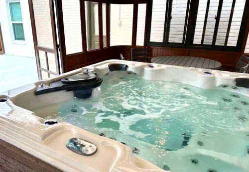 Central Oklahoma City House | 5BR Sleeps 12 Hot Tub, 5 Baths #COL