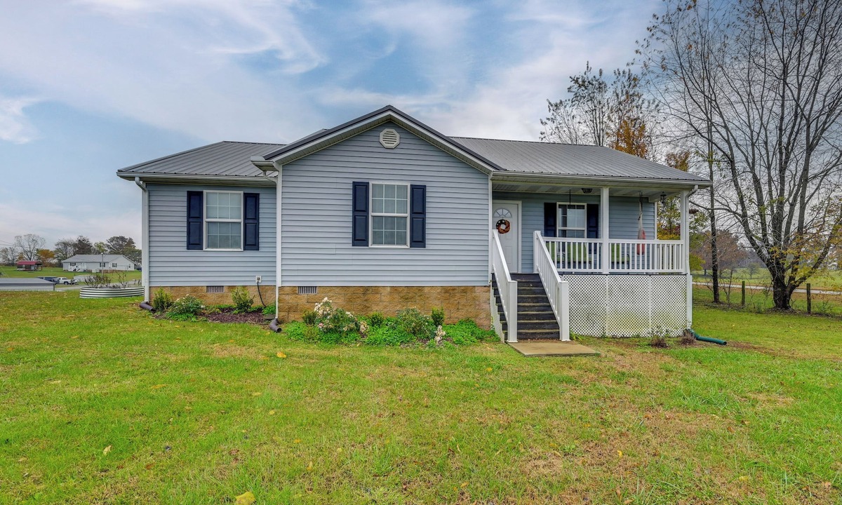 Cave City House | 6 Mi to Mammoth Cave! Mtn-View Home w/Fire Pit