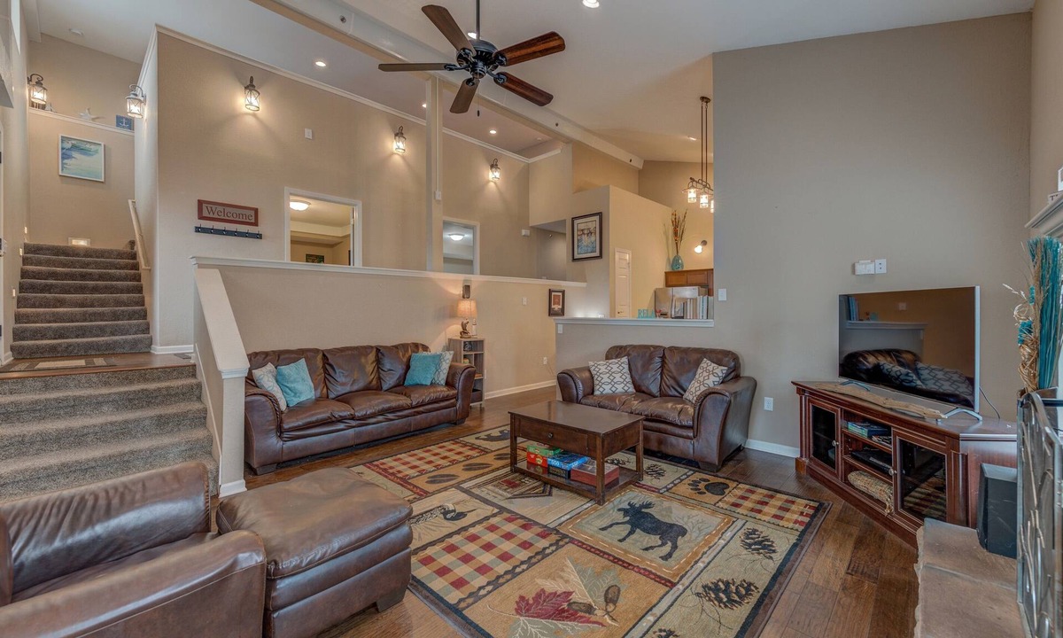 Pepin Condo | 6BR Group Stay Near Lake Pepin w/2 Kitchens - Driftwood Condos