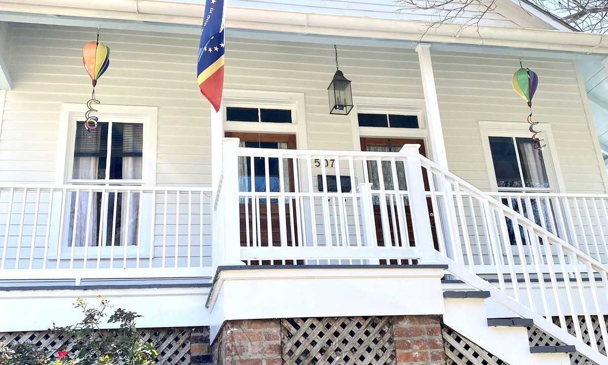 Natchez House | A 126 Year Old Luxury Cottage in Natchez. Free Breakfast Voucher!