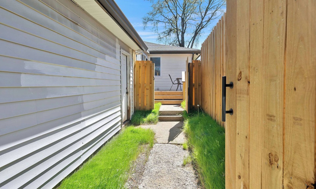 Urbandale Nations House | Adorable 1-bedroom house with fenced yard in fabulous Nashville