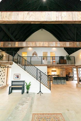 Bella Vista House | Adventure Barn-On Fixer to Fabulous-Outdoor Oasis