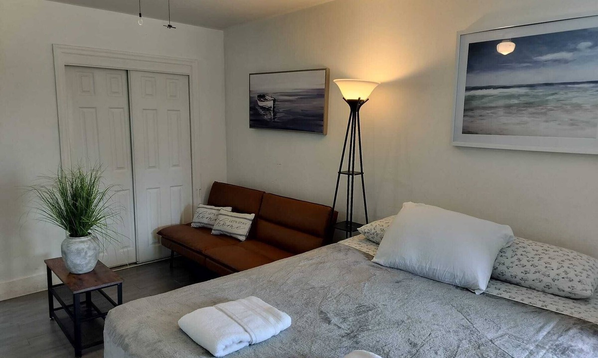 Parkside Apartment | Affordable Nice & Cozy Apartment-N