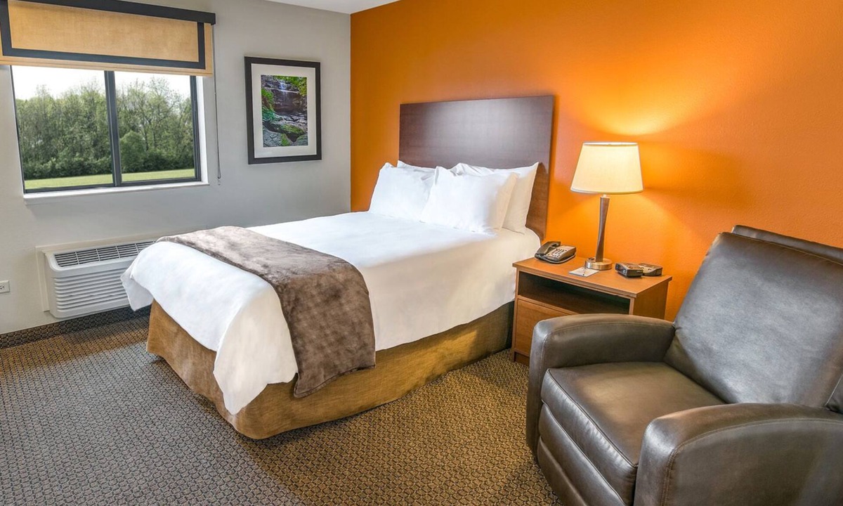 Lebanon Hotel | Affordable Room w/Kitchen Ideal for Long Stays Near Nashville International