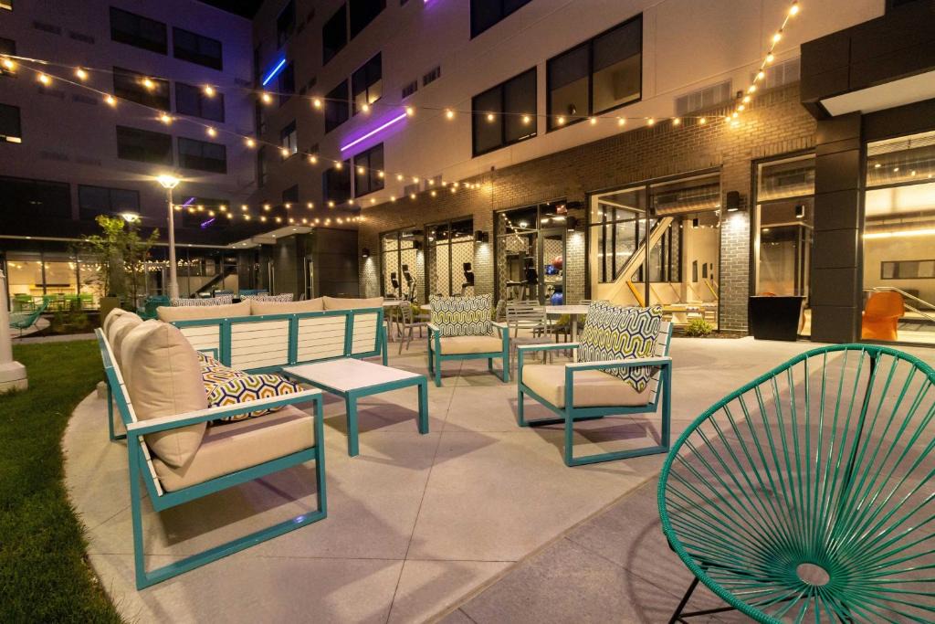 Central West End Hotel | Aloft by Marriott St. Louis Cortex