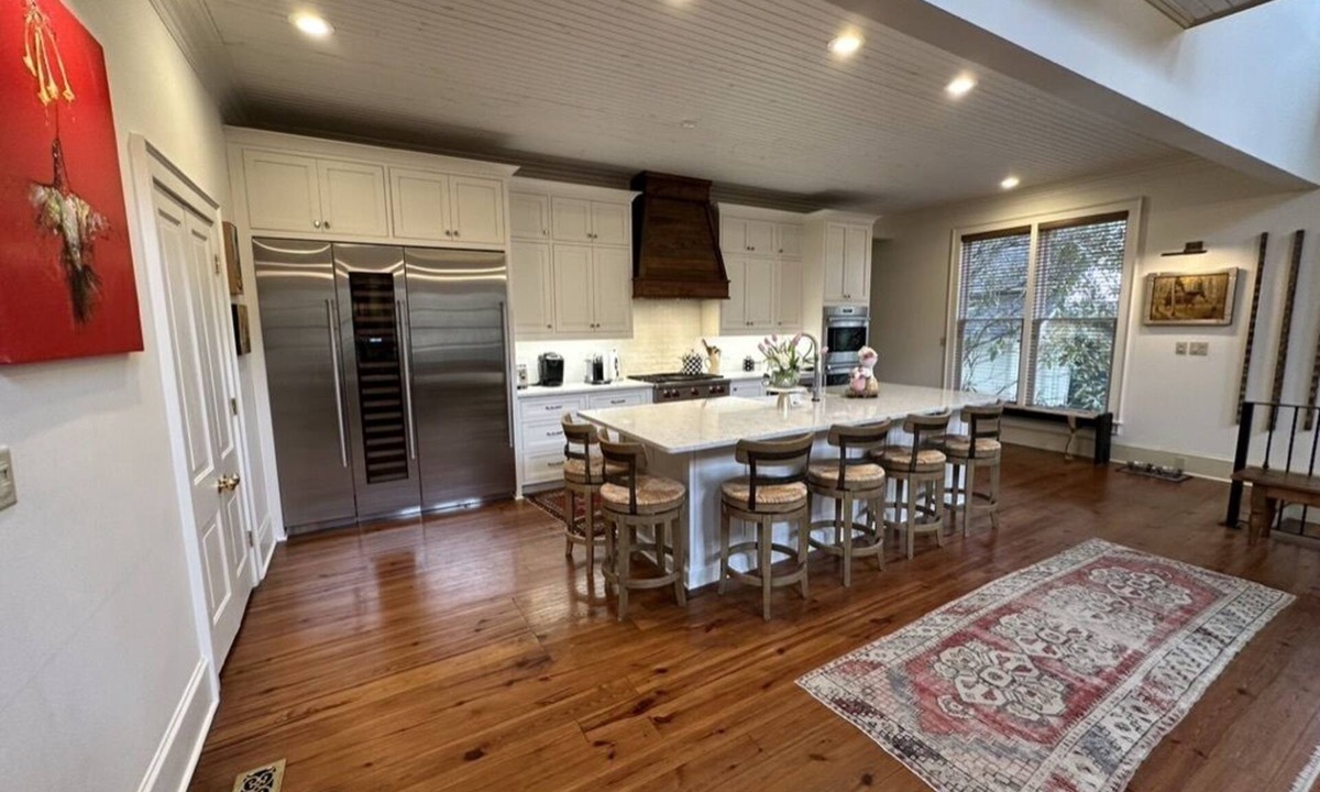 Oxford House | Amazing Home - Walking Distance to Square & Campus