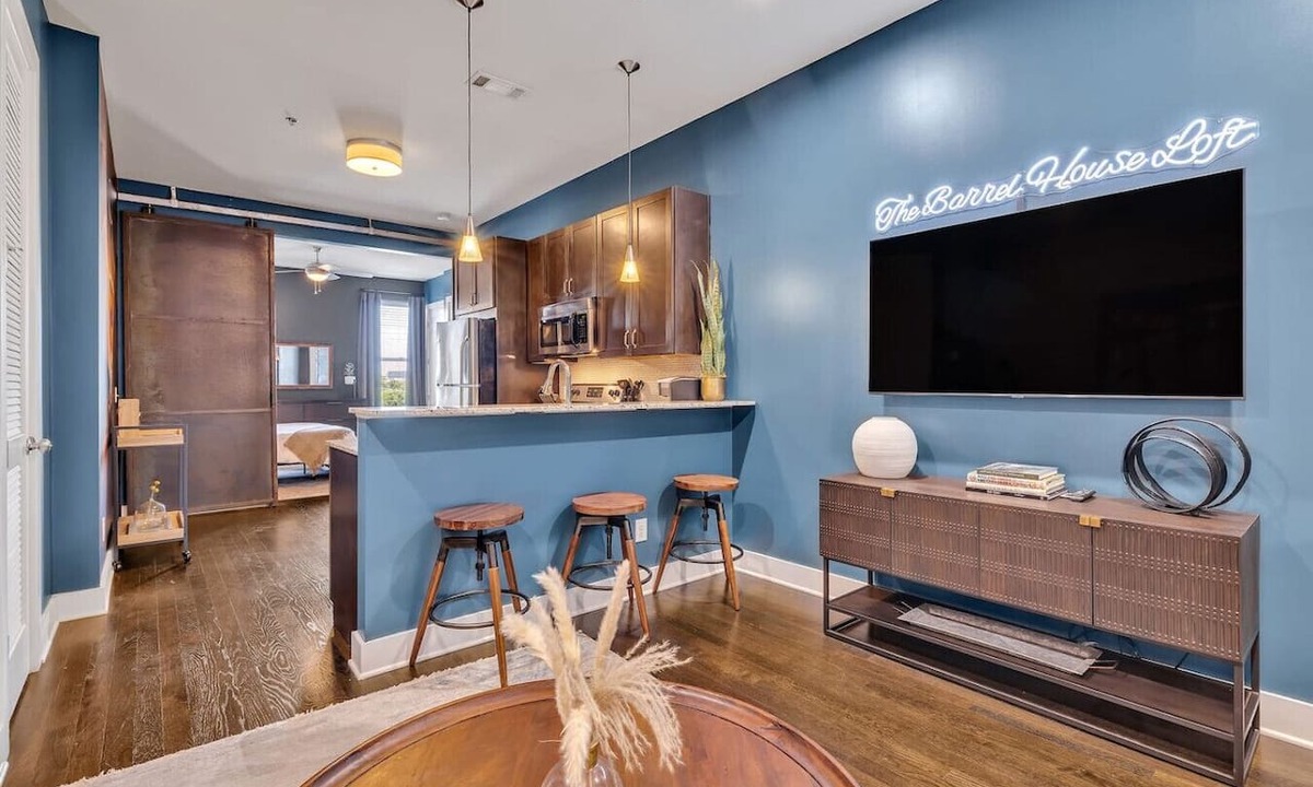 West End Condo | Barrelhouse Loft | West End Near Vandy/Broadway