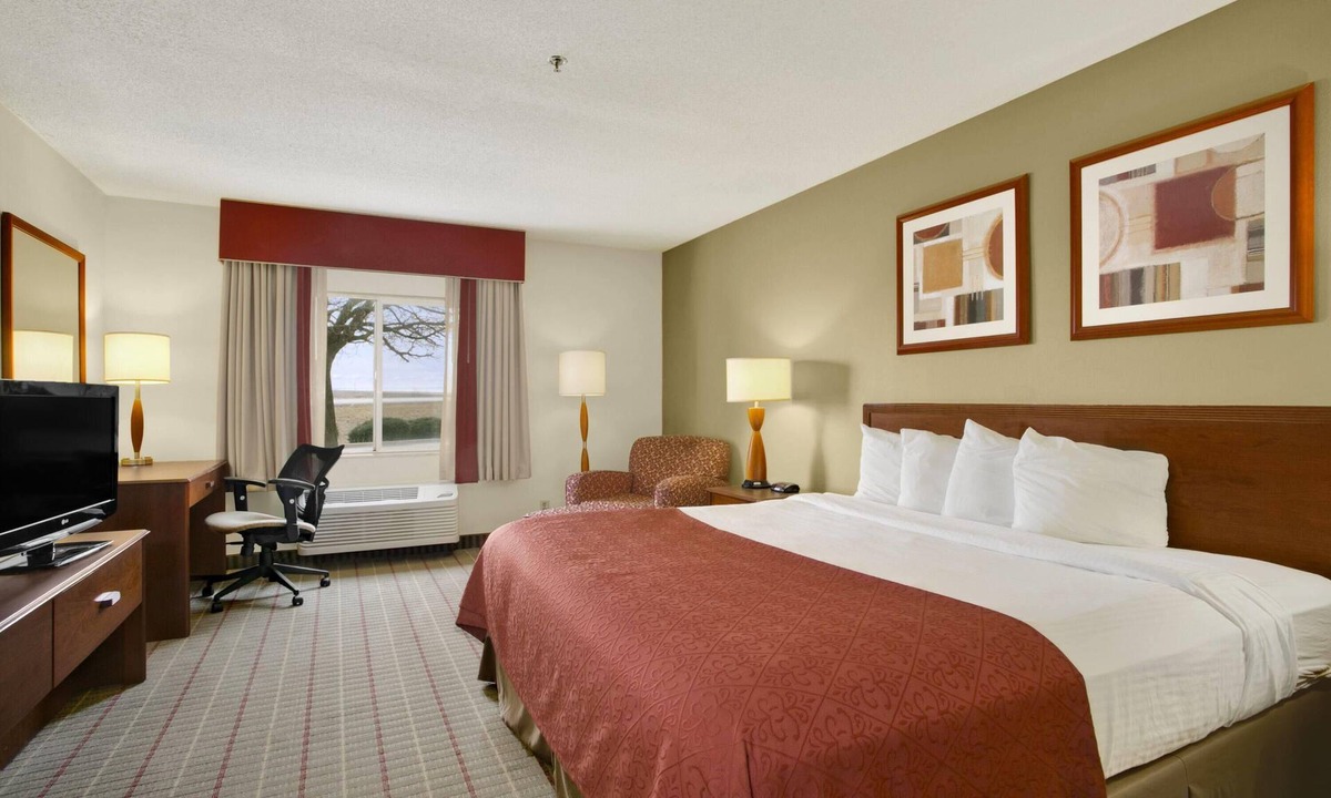 Haubstadt Hotel | Baymont by Wyndham Evansville North/Haubstadt