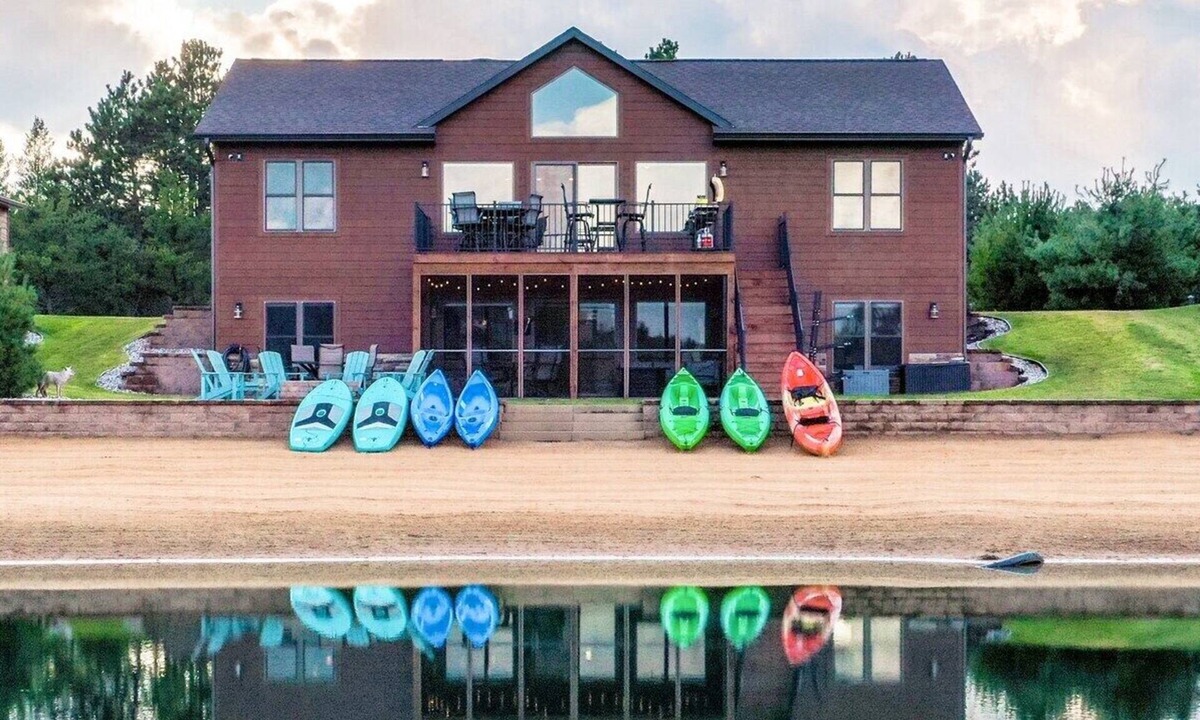 New Lisbon House | Beach House on Lake w/Game Room, WI Dells 30 min