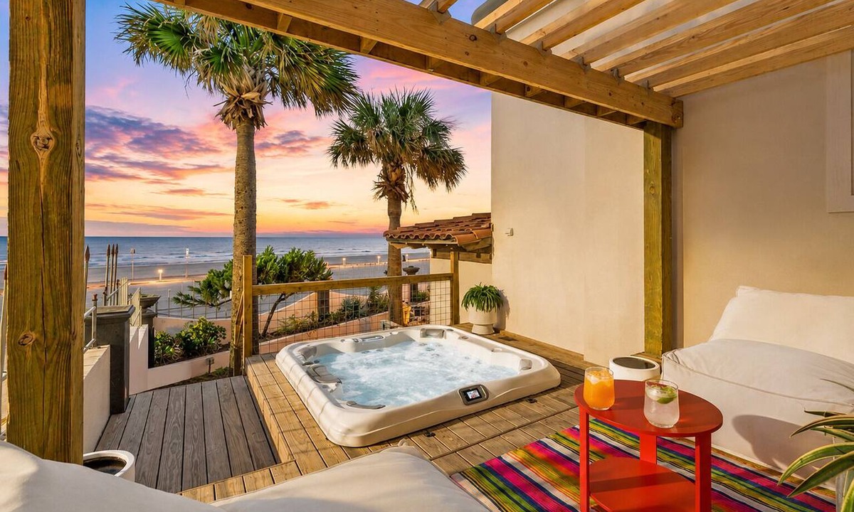 San Jacinto Condo | Beachfront Condo | Hot Tub | Pool | Gulf View