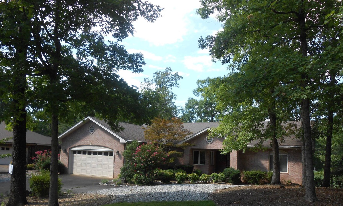 Hot Springs Village House | BEAUTIFUL AND SPACIOUS GOLF FRONT HOME ON #4 FAIRWAY OF MAGELLAN GOLF COURSE