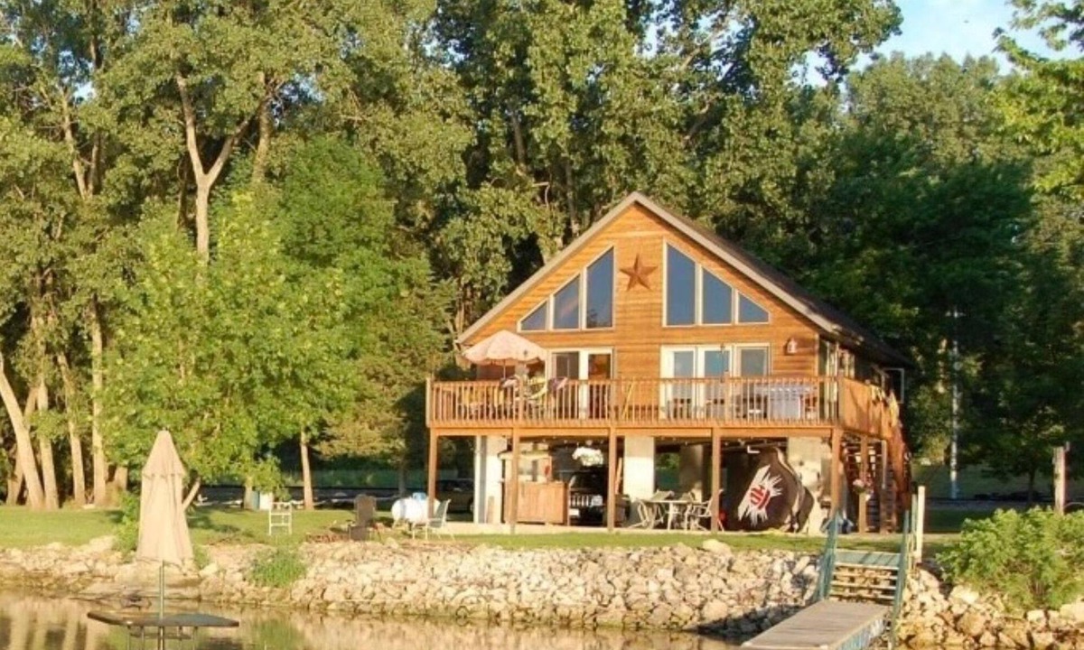 Harpers Ferry Cabin | Beautiful Riverfront Home on the Mississippi! The Cabin @ Paint Rock