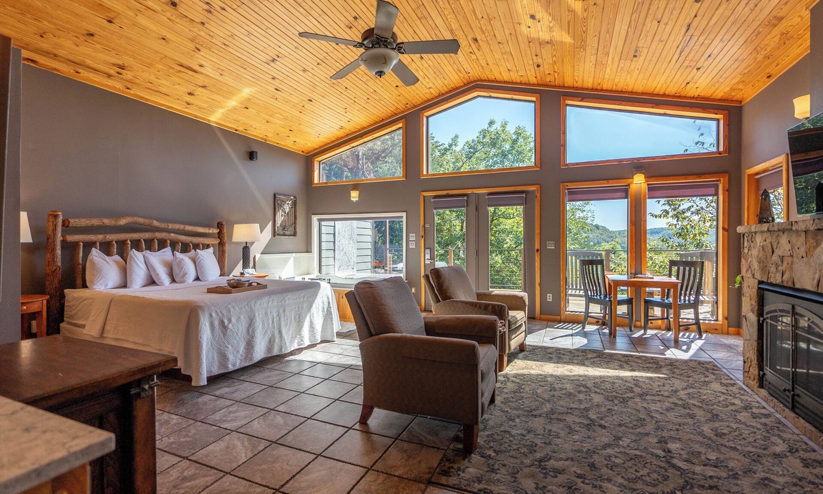 Sylvan Shores Cabin | Beaver Lakefront Cabins - Couples Only Getaways