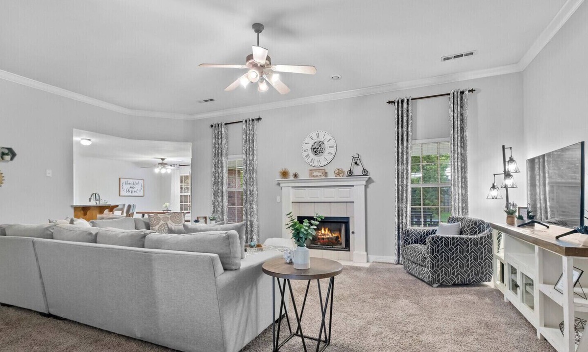 Bentonville House | BIKE IN/OUT🔷 Close to ApplegateTrail/ColerTrail/Downtown & Marrs Merc🔷DOGS OK!