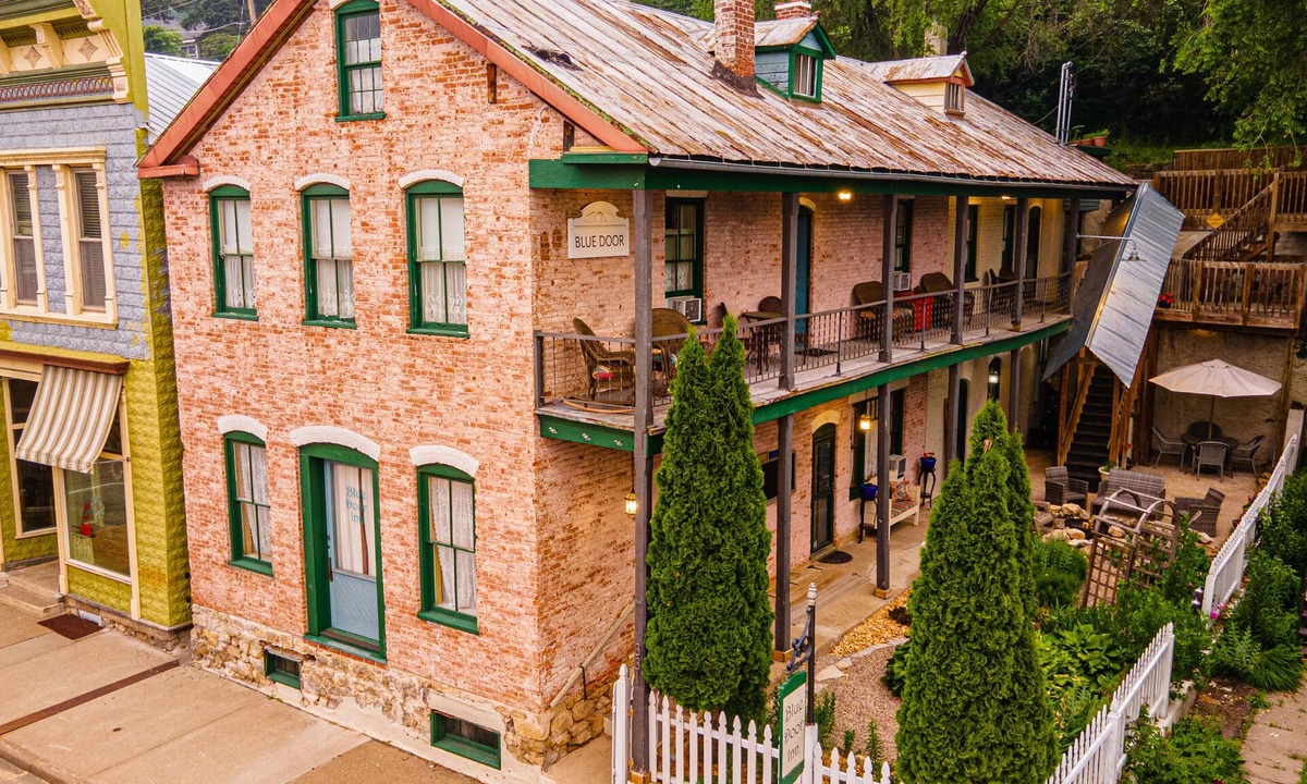 Alma House | Blue Door Inn- Entire Building
