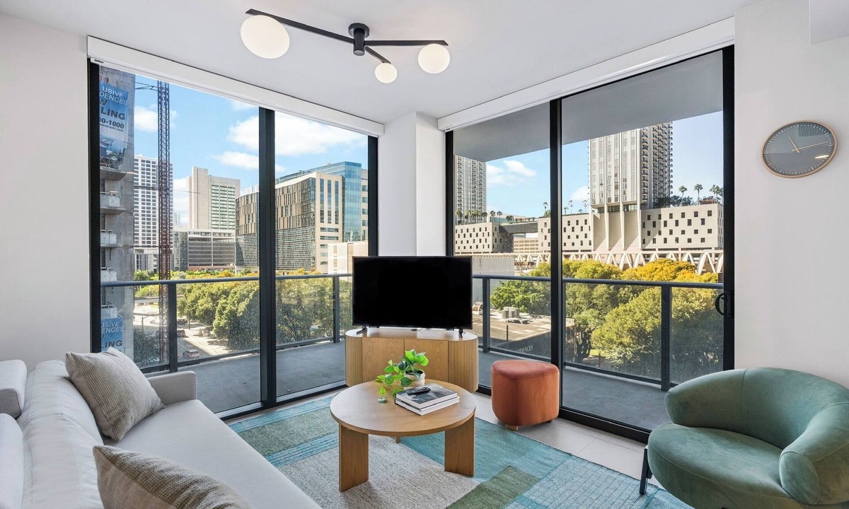 Downtown Miami Apartment | BRAND NEW 2beds 2baths prime location in Miami Worldcenter with L-shaped balcony