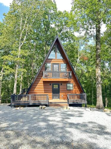 Jones Mills House | Brand New Fox Hill Cabin Where Country Charm nearby Hot Springs