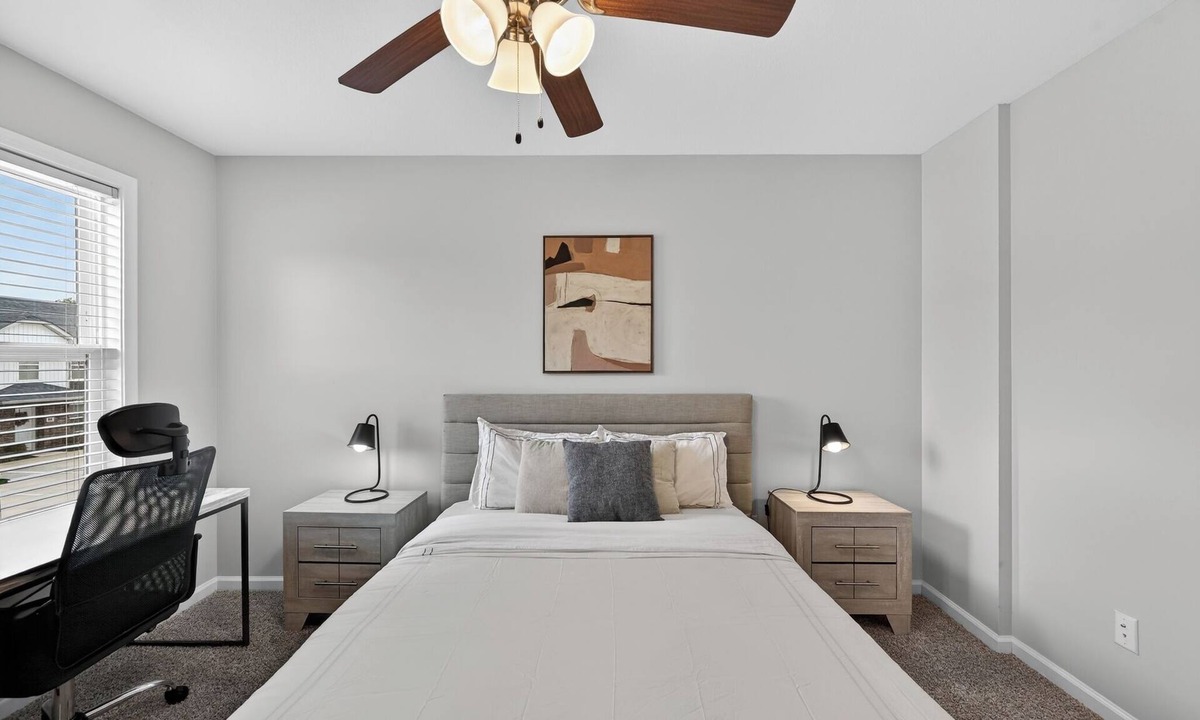 Clarksville Apartment | Bright, Modern 2 bedroom Home Away From Home