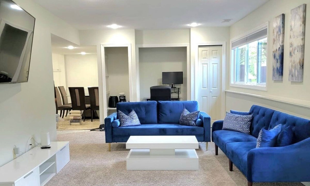 Eagan House | Bright modern space close to all the action!
