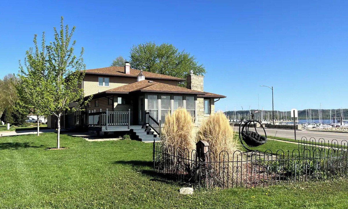 Lake City House | Brilliant 4-bedroom house with AC in charming Lake City
