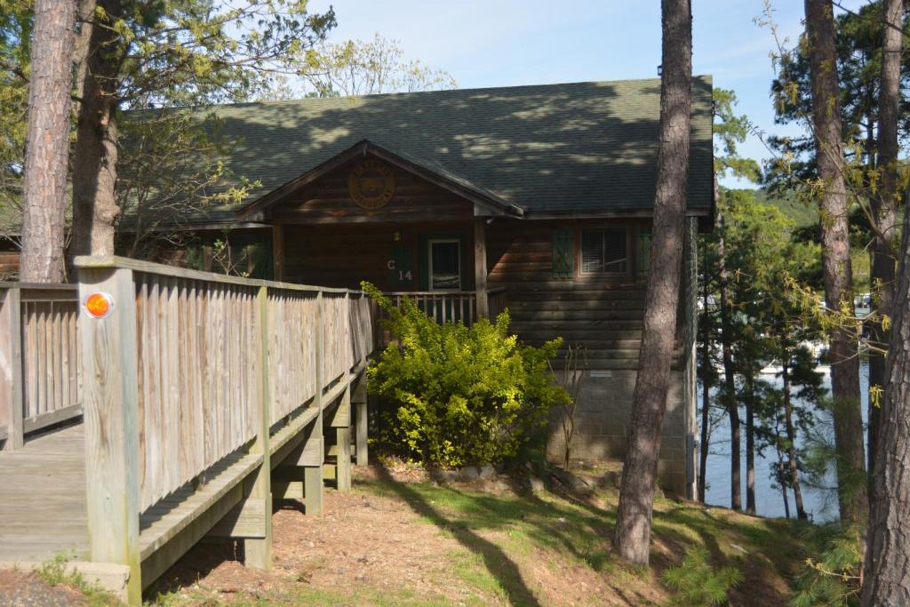 Mount Ida House | C14, Two bedroom, two bath, log-sided, luxury Harbor North cottage overlooking the lake, cottage