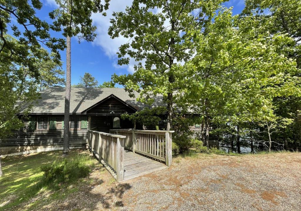 Mount Ida House | C17, Three bedroom, three bath log-sided, luxury Harbor North cottage with hot tub cottage