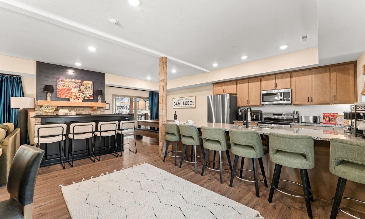 Branson House | Cabin'Opoly: Game Themed Lodge in Tall Timbers Wet Bar Hot Tub Free Tickets